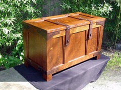 Gustav Stickley Accurate Replica Brides Chest Blanket Box, Hand Hammered Copper Straps Cedar Lining